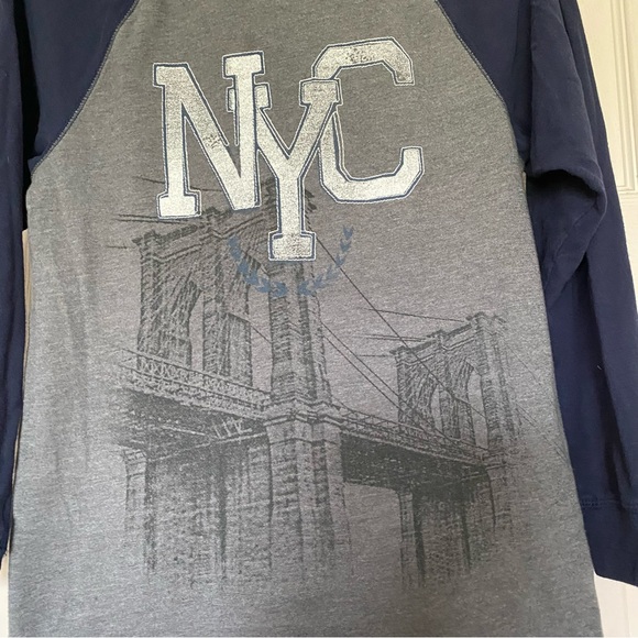 Size boys XL urban Pipeline NYC top - Picture 2 of 4